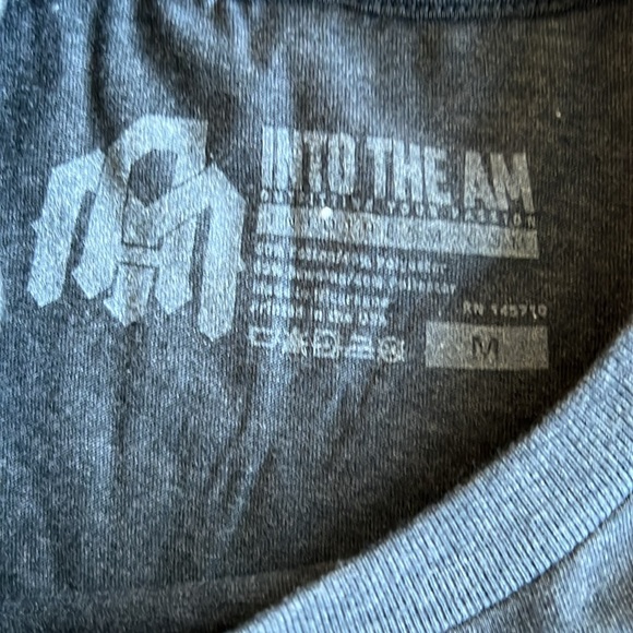 INTO THE AM basic t's Mens Size M, 2 crew, 1 v-neck, New - Picture 6 of 13